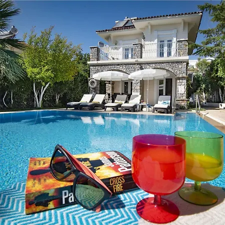 빌라 It Is Located In Ldeniz Neighborhood